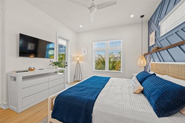 Bedroom, Interior, Pendant Lights, Recessed Lighting, Wood Texture Flooring
