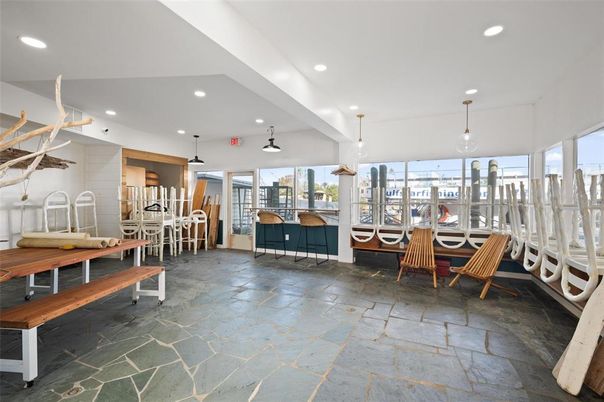 Dining room, Interior, Pendant Lights, Recessed Lighting