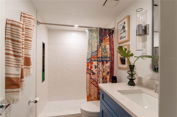 Bathroom, Interior, Recessed Lighting