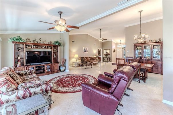 Chandelier, Dining room, Interior, Living room