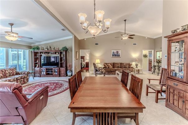 Chandelier, Dining room, Interior, Living room