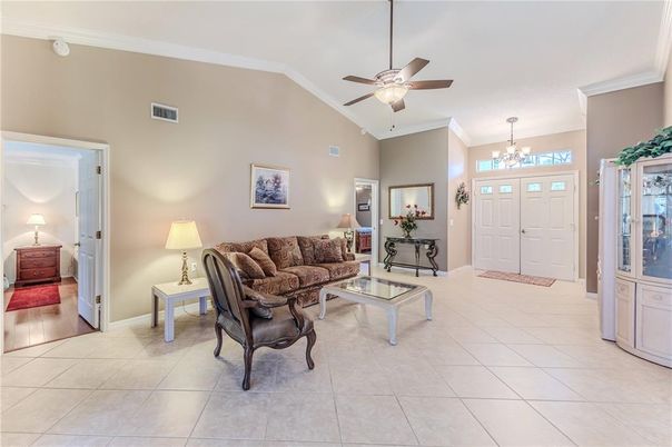 Chandelier, Interior, Living room