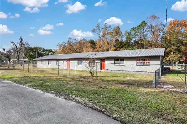 Backyard, Exterior, Facade, Ranch