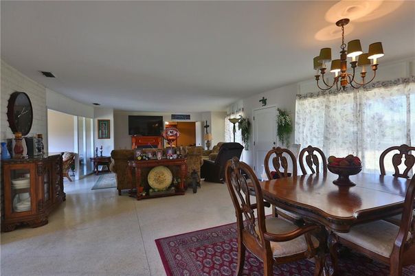 Chandelier, Dining room, Interior, Living room