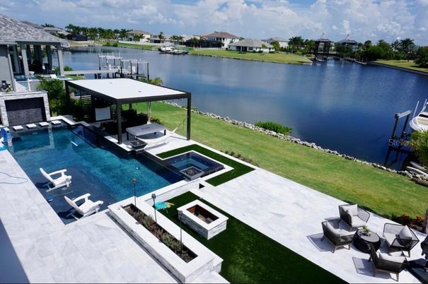 Exterior, Lake, Pool