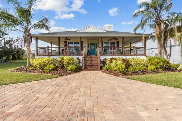 Backyard, Exterior, Facade, Ranch