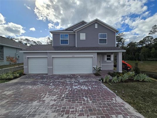 Attached, Exterior, Facade, American Craftsman