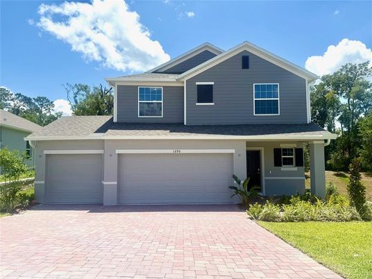 Attached, Exterior, Facade, American Craftsman