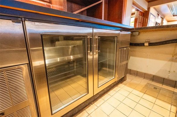 Interior, Stainless Steel Appliances