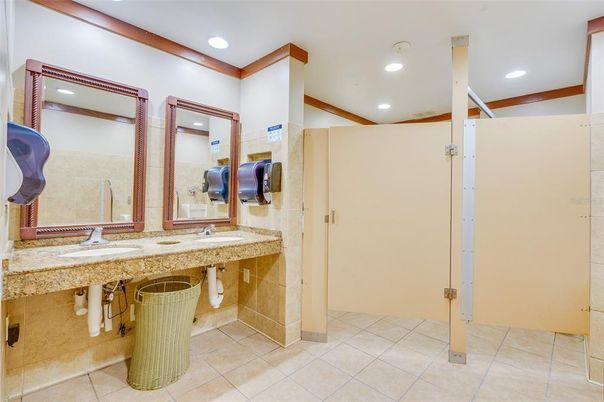 Bathroom, Interior, Recessed Lighting