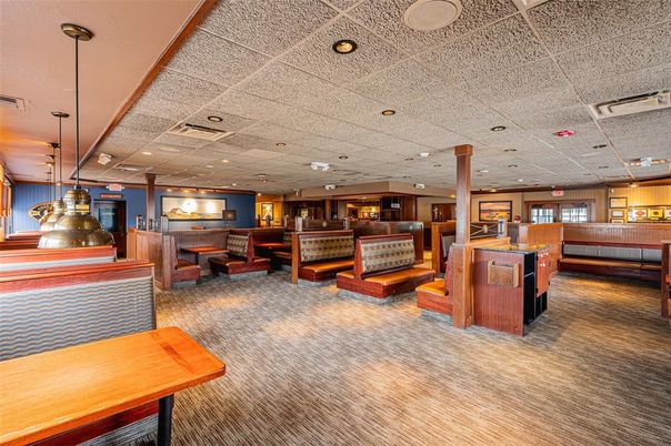 Interior, Pendant Lights, Recessed Lighting, Wooden Walls