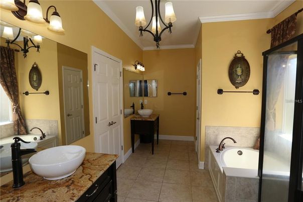 Bathroom, Dual Sink Vanities, Interior