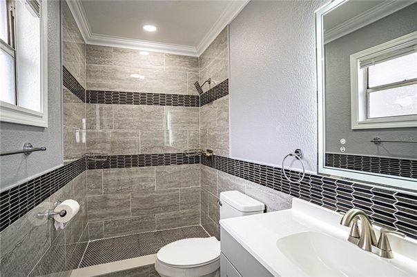 Bathroom, Interior, Recessed Lighting