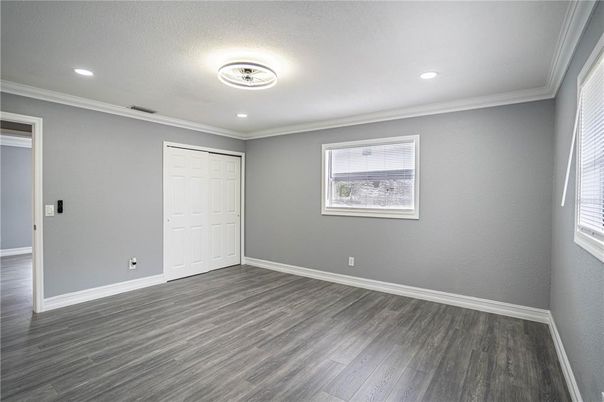 Empty room, Interior, Recessed Lighting, Wood Texture Flooring