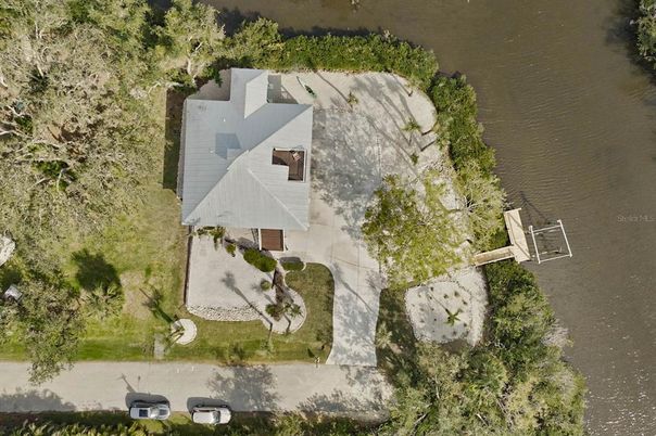 Exterior, Drone