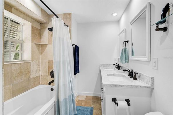 Bathroom, Interior, Recessed Lighting