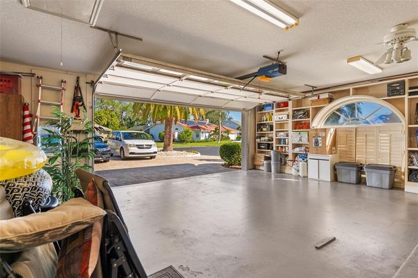 Garage, Interior