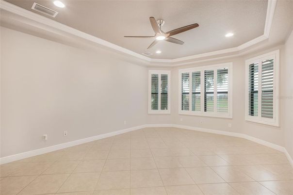 Empty room, Interior, Recessed Lighting