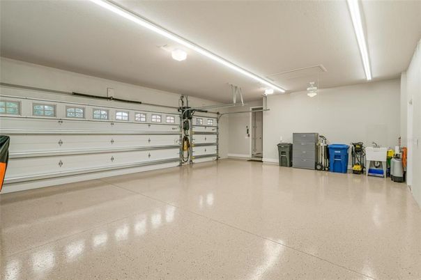 Garage, Interior