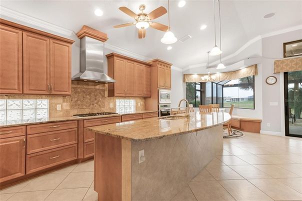 Dining room, Interior, Kitchen, Pendant Lights, Recessed Lighting, Stainless Steel Appliances