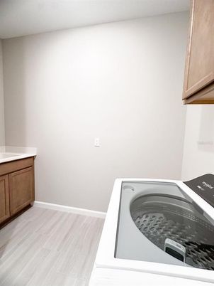 Interior, Washer, Wood Texture Flooring