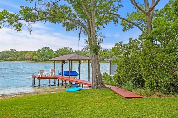 Exterior, Lake