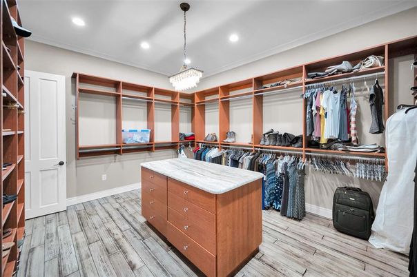 Chandelier, Interior, Pendant Lights, Recessed Lighting, Walk-in Closets, Wood Texture Flooring