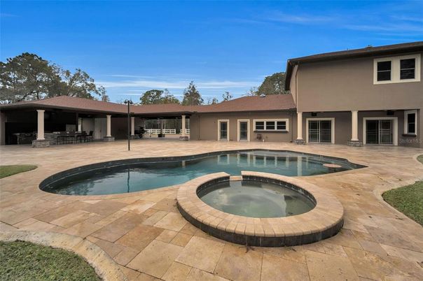 Exterior, Pool