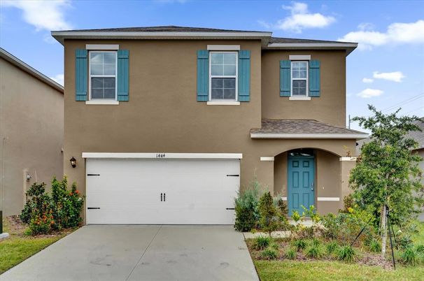 Attached, Exterior, Facade, Mediterranean