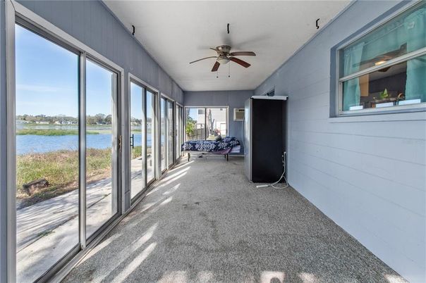 Interior, Sun Room, Water