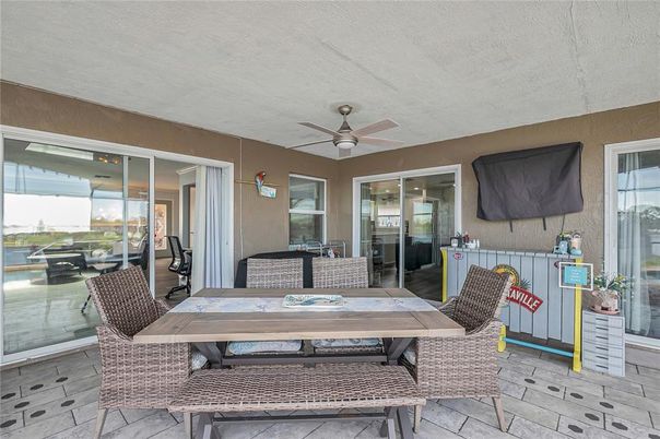 Exterior, Hot Tub