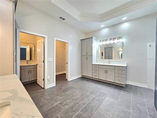 Bathroom, Dual Sink Vanities, Interior, Recessed Lighting