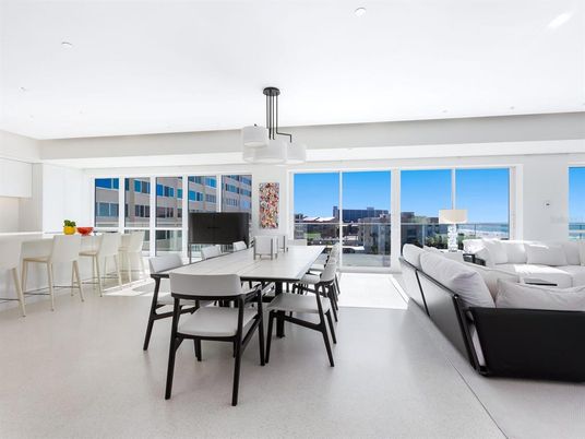 Dining room, Interior, Living room, Recessed Lighting