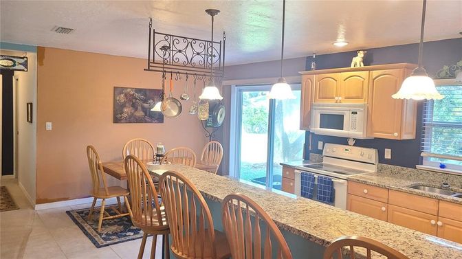 Dining room, Interior, Kitchen, Pendant Lights