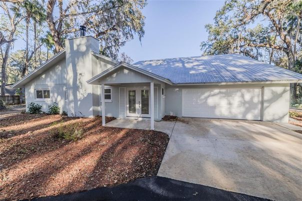 Attached, Exterior, Facade, Ranch