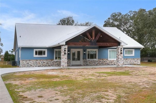 Backyard, Exterior, Facade, Ranch