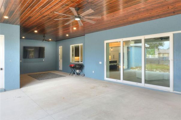 Empty room, Interior, Recessed Lighting, Wooden Ceilings