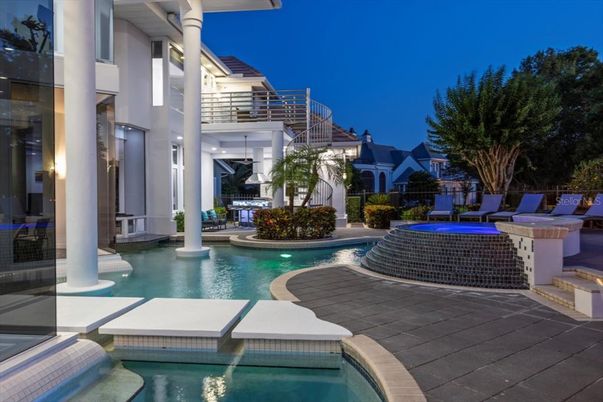 Exterior, Pool