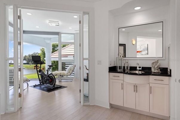 Fitness Equipment, Interior, Recessed Lighting, Wood Texture Flooring