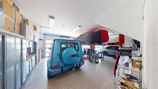 Garage, Interior
