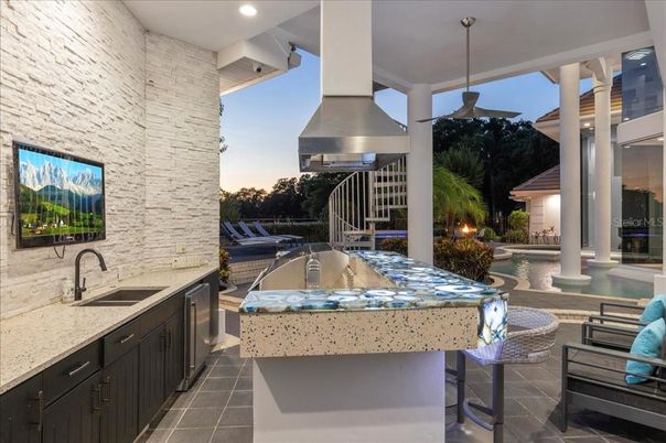 Exterior, Kitchen, Pendant Lights, Recessed Lighting