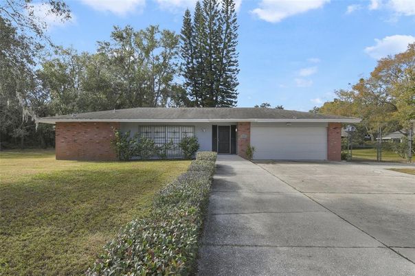 Attached, Exterior, Facade, Brick Facade, Ranch