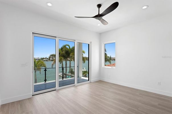 Empty room, Interior, Recessed Lighting, Water, Wood Texture Flooring