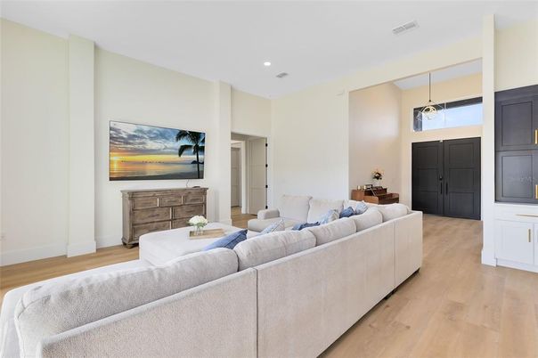 Interior, Living room, Pendant Lights, Recessed Lighting, Wood Texture Flooring