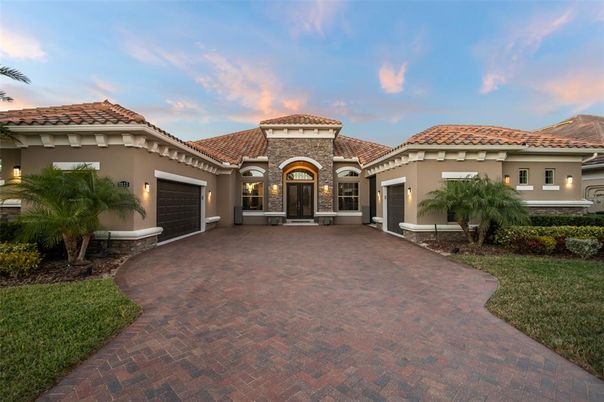 Attached, Exterior, Facade, Mediterranean