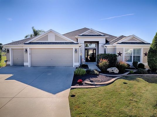 Attached, Exterior, Facade, Ranch