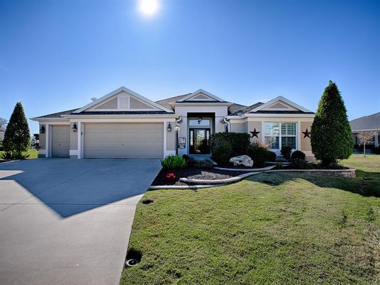 Attached, Exterior, Facade, Ranch