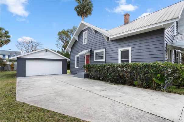 Detached Garage, Exterior