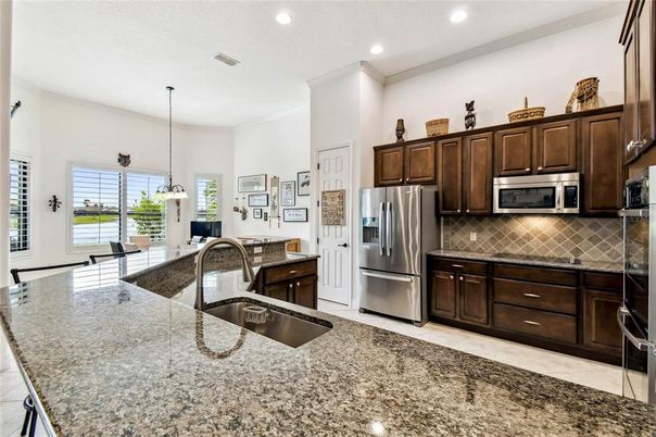 Dining room, Interior, Kitchen, Pendant Lights, Recessed Lighting, Stainless Steel Appliances