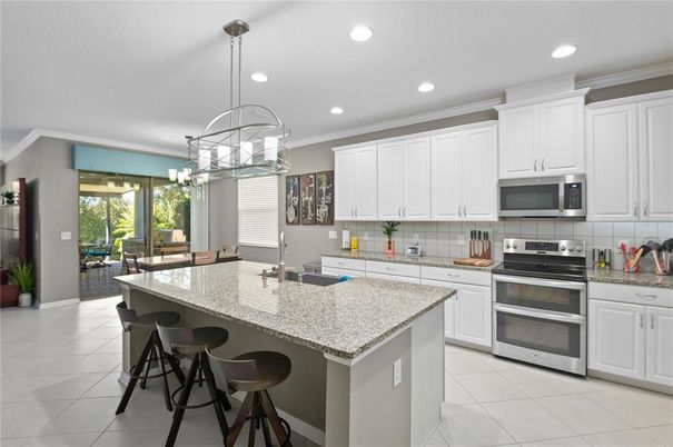 Dining room, Interior, Kitchen, Pendant Lights, Recessed Lighting, Stainless Steel Appliances